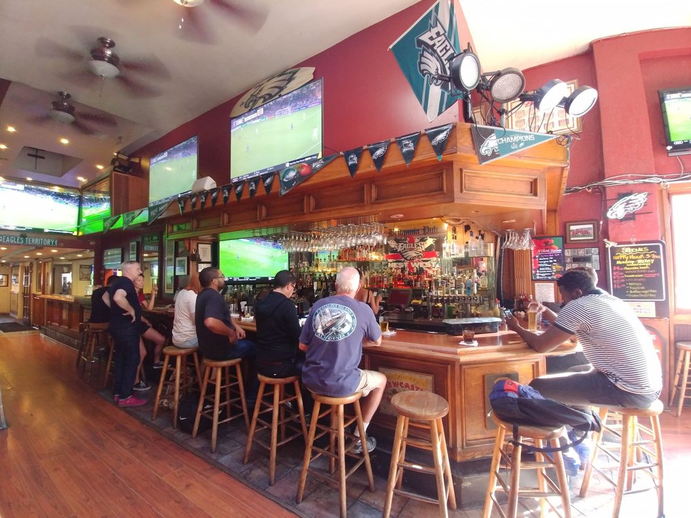 Britannia Pub Santa Monica - England World Cup watch party