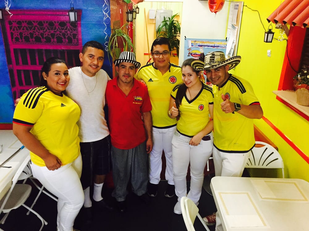 El Paisa Restaurant Long Beach - Colombia World Cup watch party